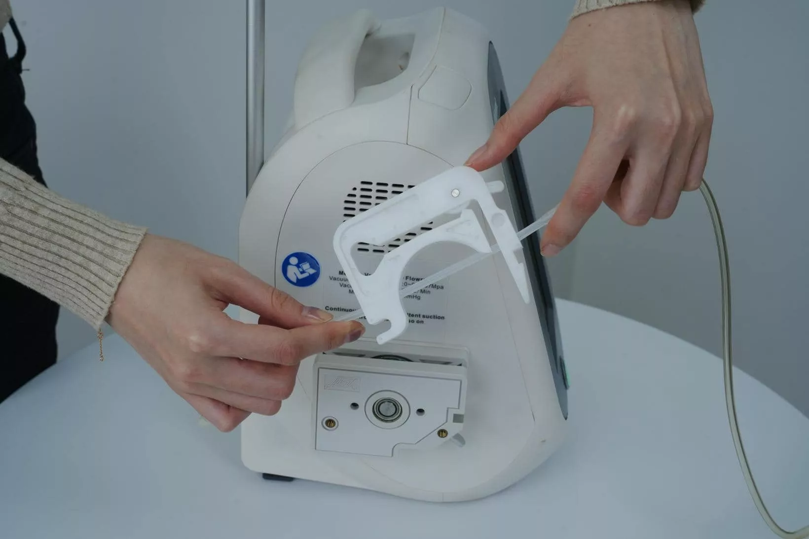 Аппарат лечения ран отрицательным давлением Lifotronic NP-800, с функцией инстилляции