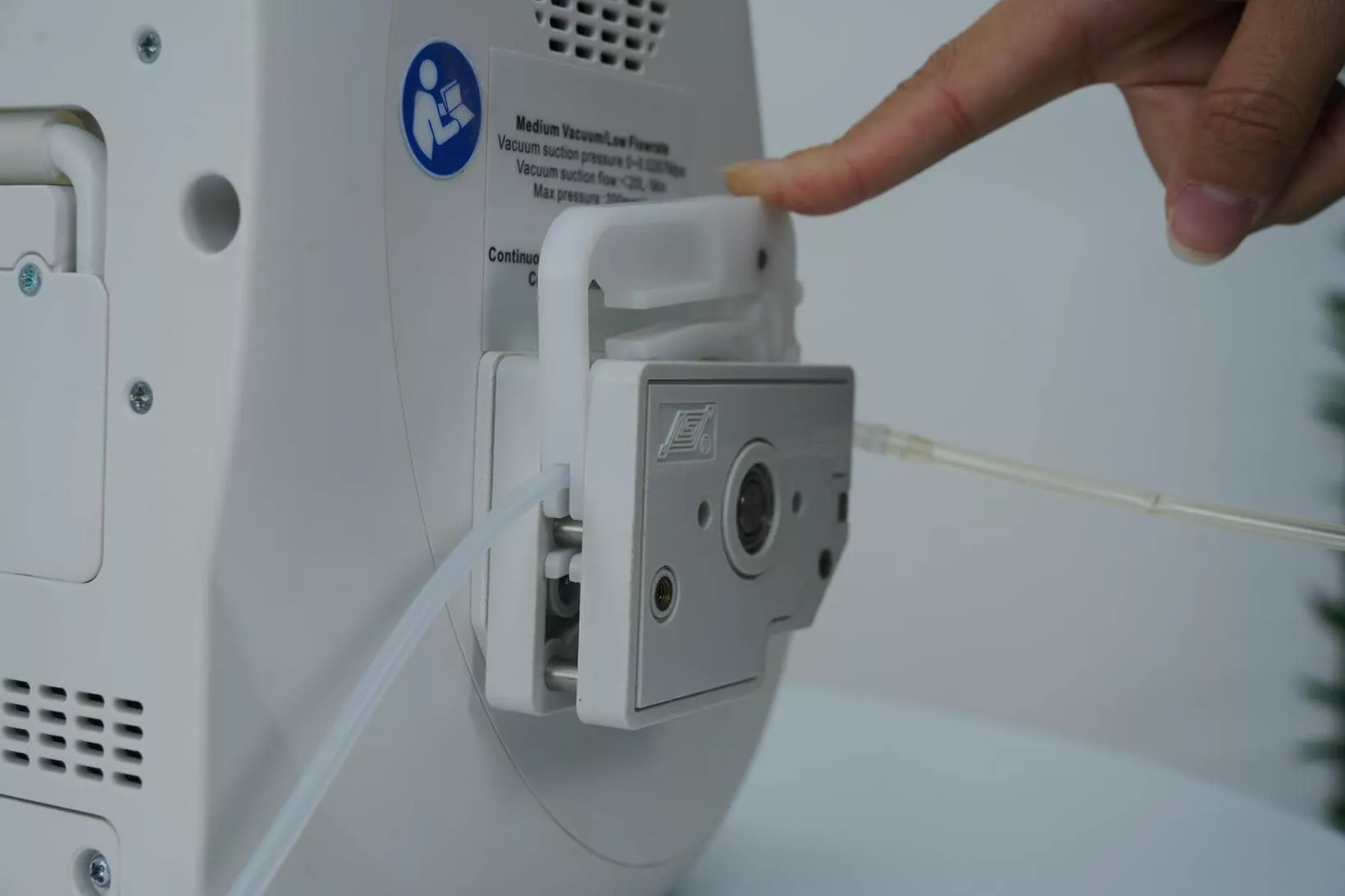 Аппарат лечения ран отрицательным давлением Lifotronic NP-800, с функцией инстилляции